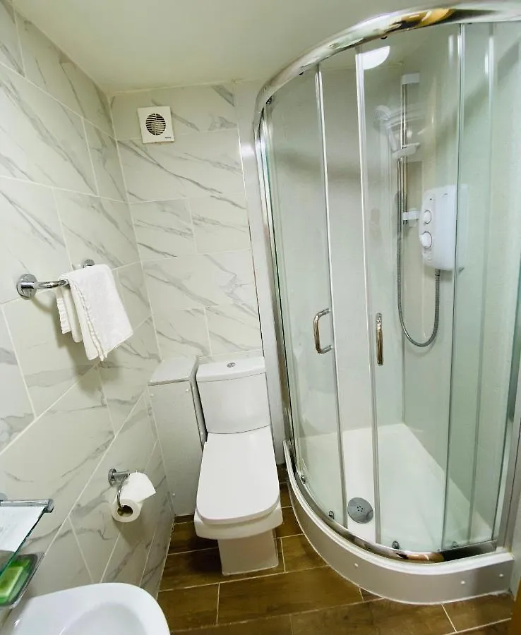 אילפורד Premierlux Serviced Apartments 0*,