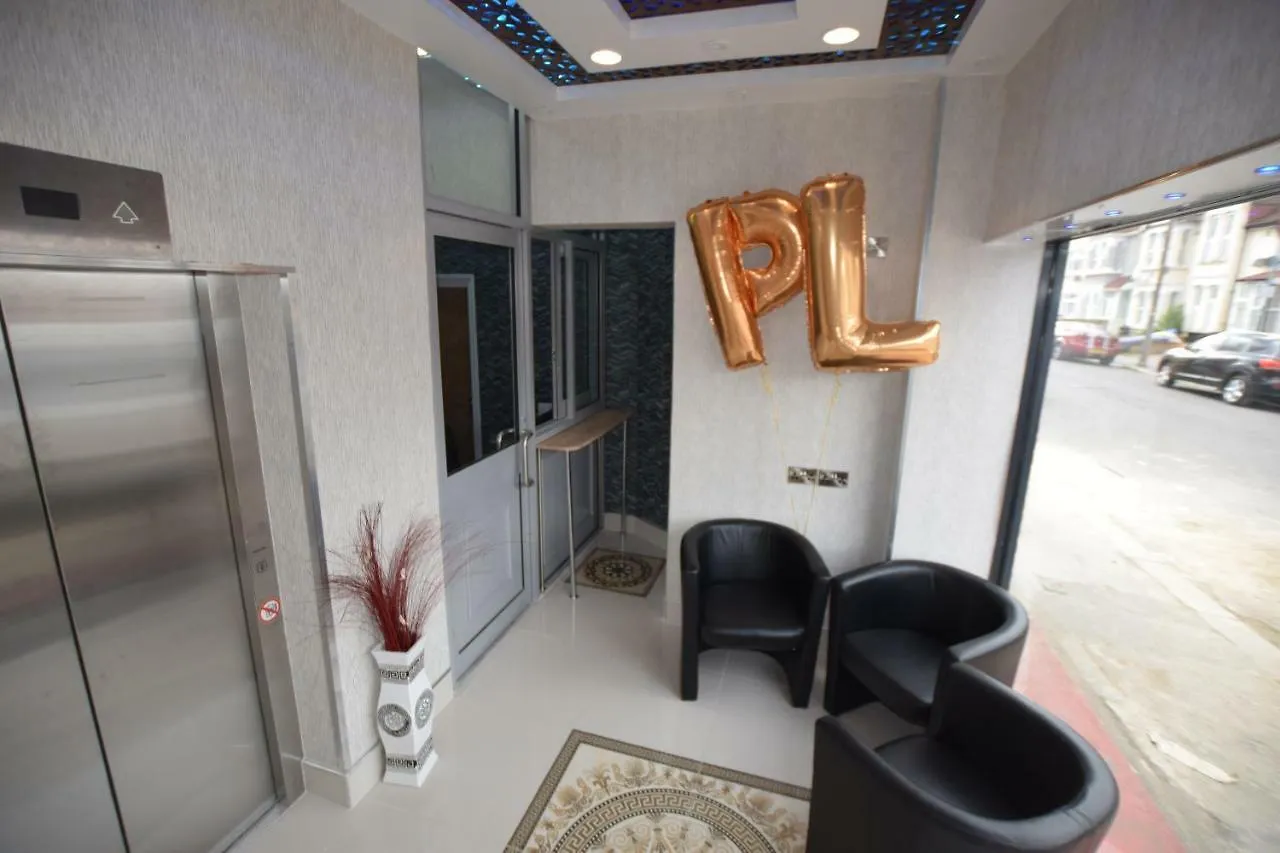 אילפורד Premierlux Serviced Apartments