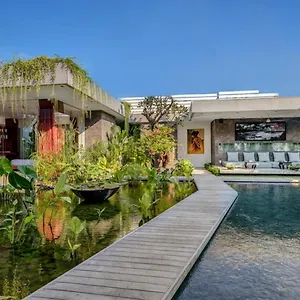  Villa Stunning 4 Bed, Butler Service, Security, Indonesia